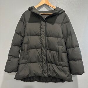 Uniqlo Women's Dark Gray Puffer Jacket